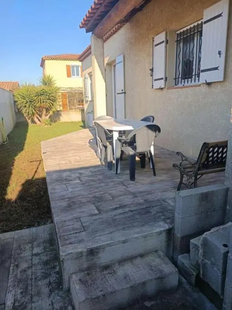 Belle villa de 90m2 au calme avec jardin et parking à 10 mn de la mer en voiture
