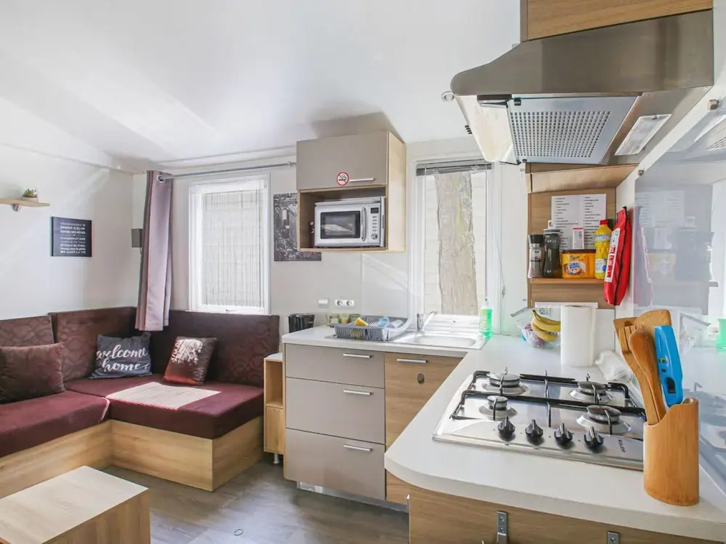 Swanky Mobile Home in Saint Jean de Monts Near Seabeach