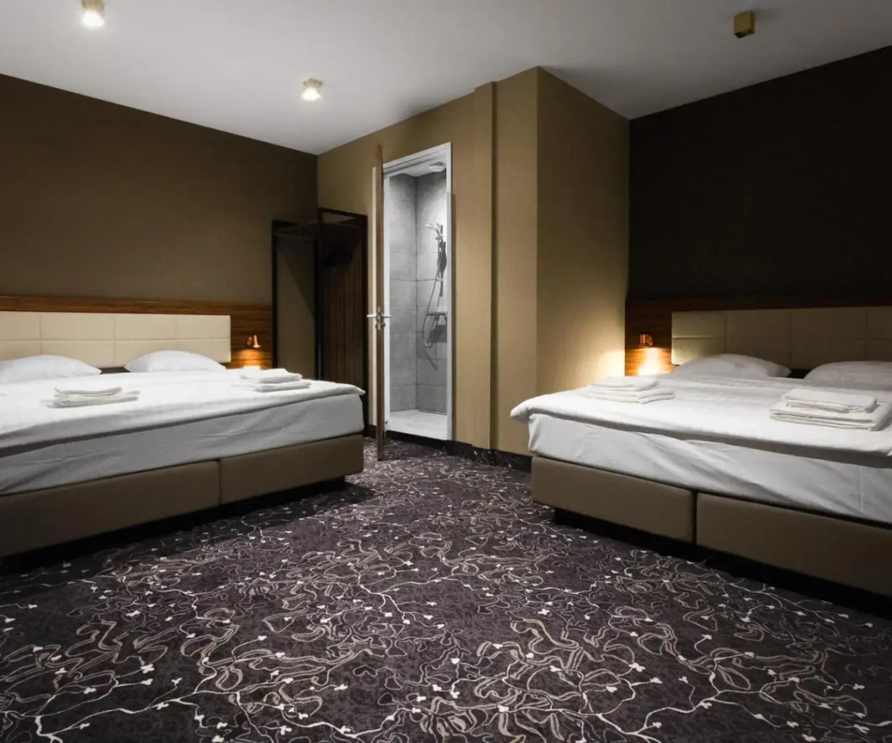 Amsterdam Lake Hotel