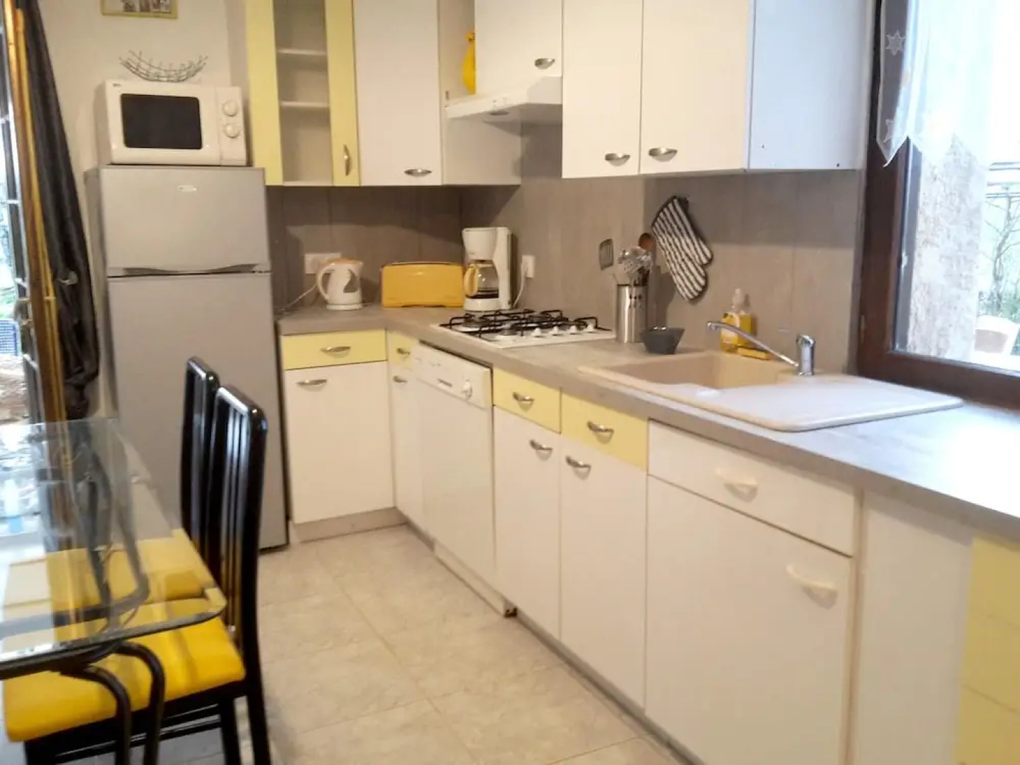 House With one Bedroom in Villeneuve, With Enclosed Garden and Wifi