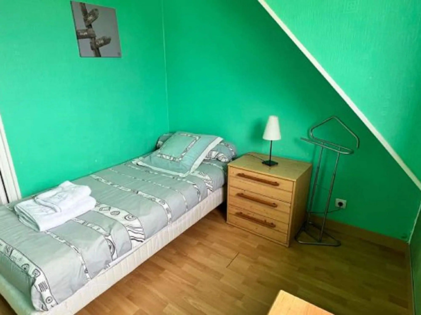 Attractive holiday home in Moëlan-sur-Mer with garden