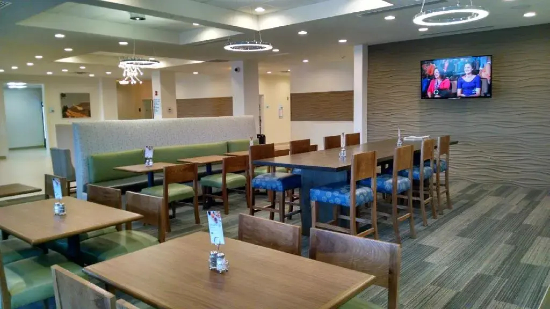 Holiday Inn Express & Suites Price