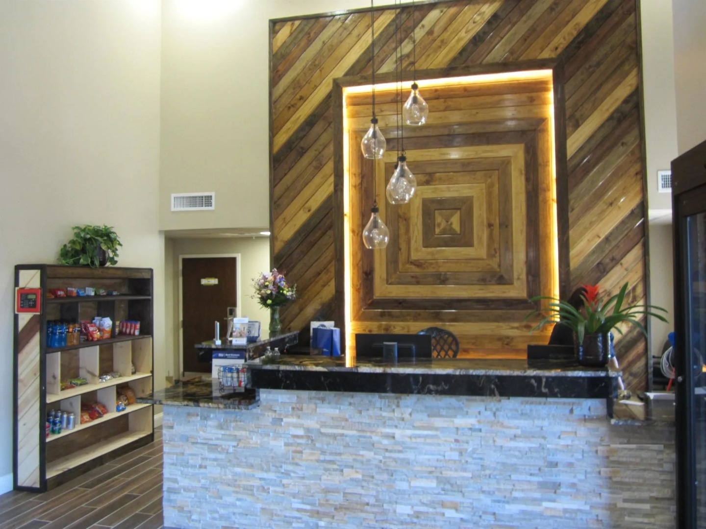 Aiden by Best Western Warm Springs Hotel and Event