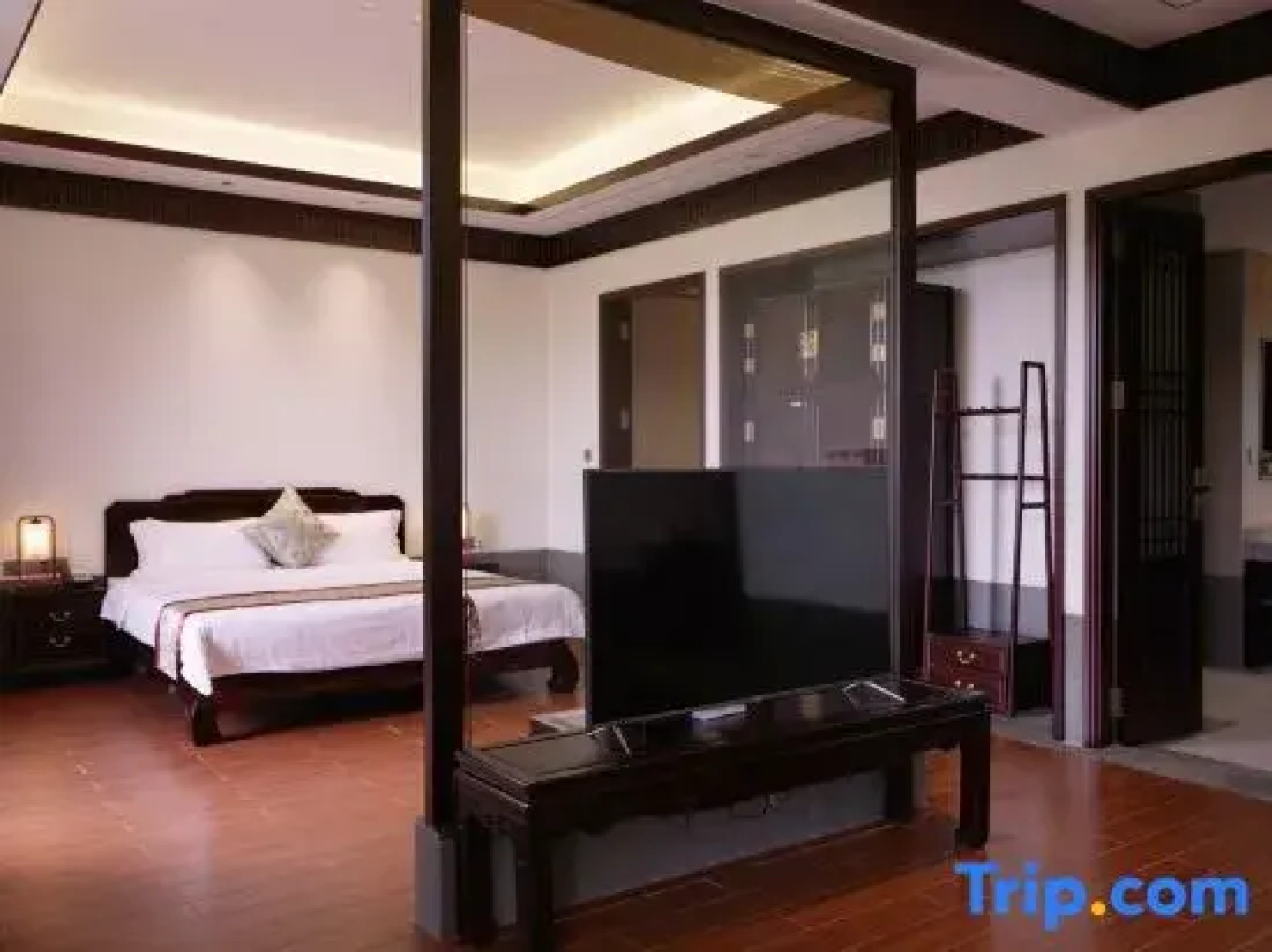 Yunfu Guest House