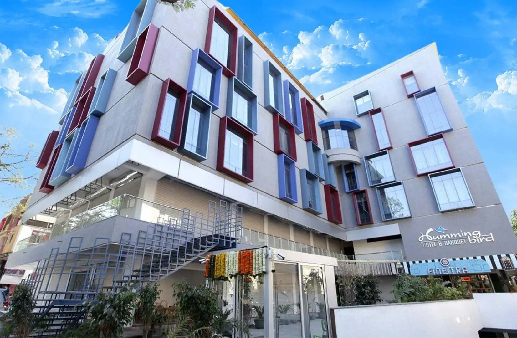 Hummingbird Hotel and Banquet