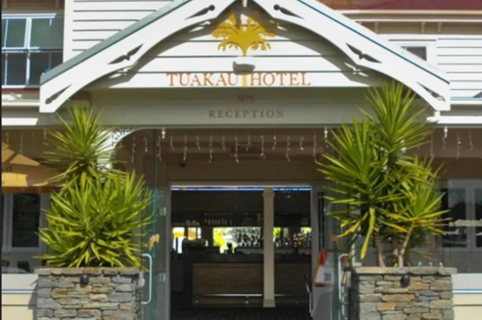 Tuakau Hotel