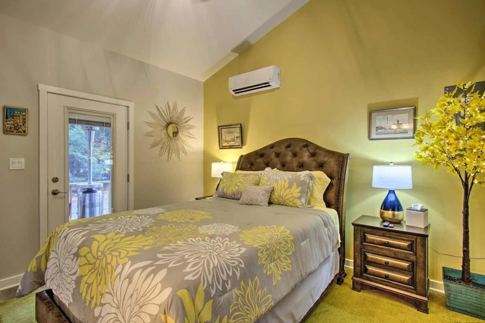 13 Mi to Camelback Ski! Creekside 'lincoln Lodge'