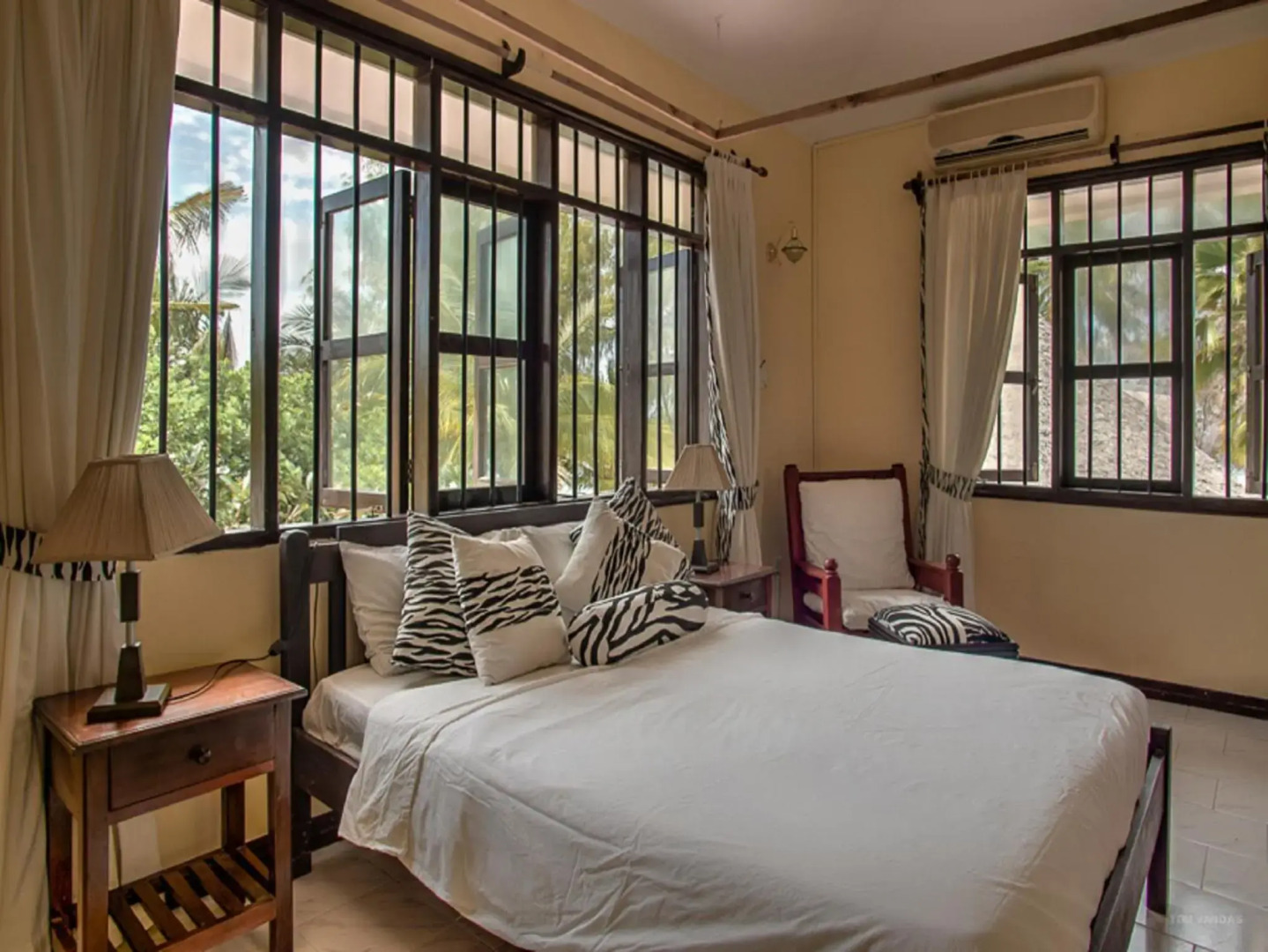 Bahari Dhow Beach Villas