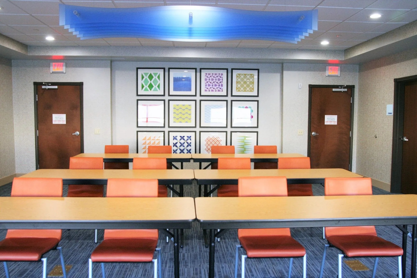 Holiday Inn Express & Suites Clarion