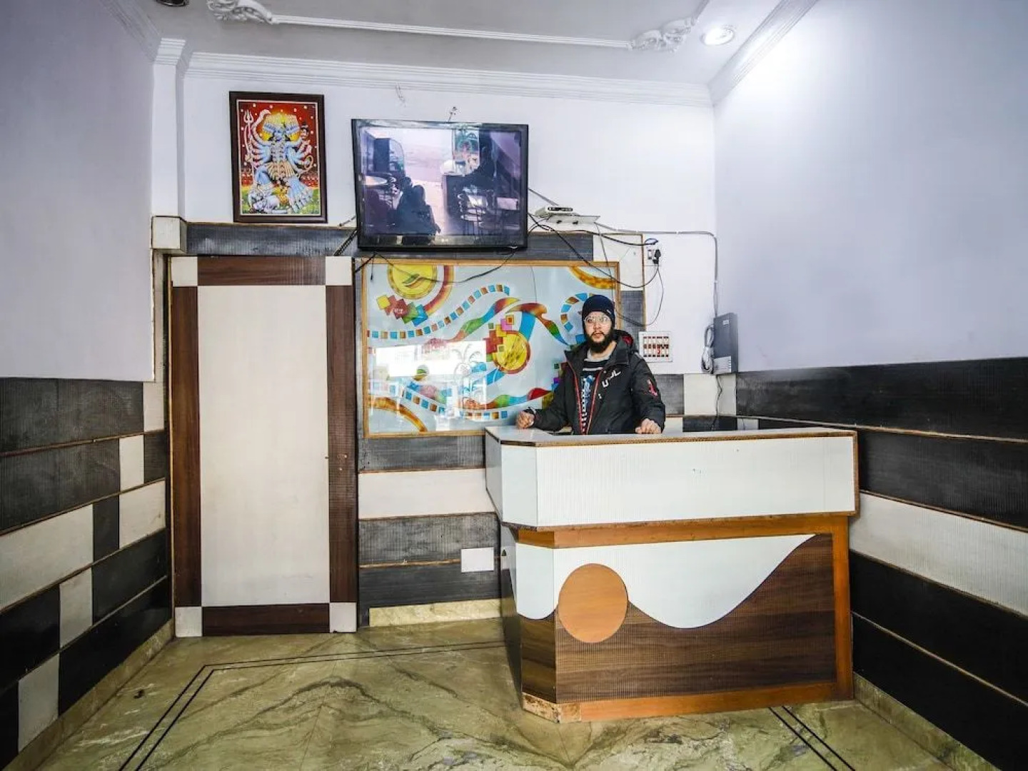 OYO 24753 Hotel Preet