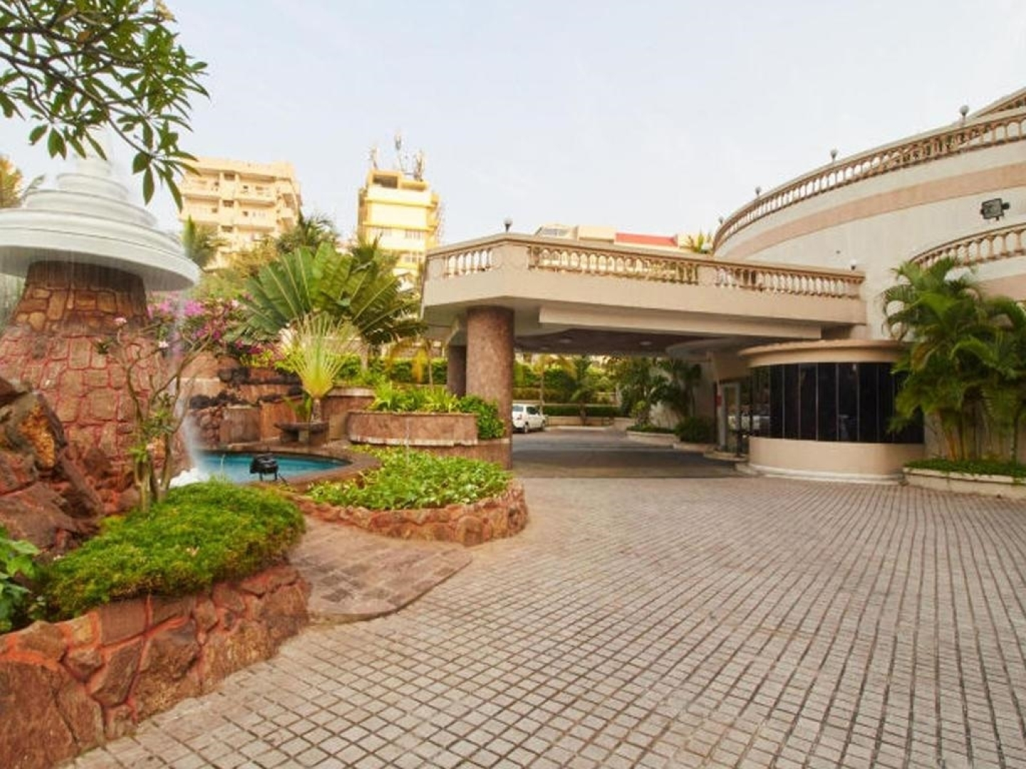 The Gateway Hotel Beach Road