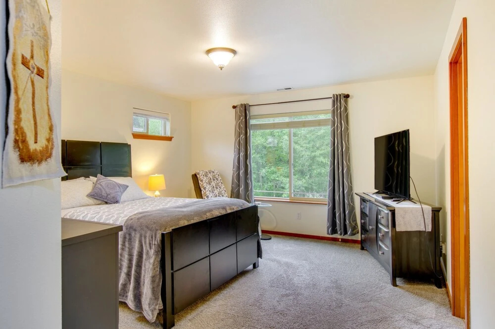 Wfh-friendly Townhome Rental Near Ferry in Everett