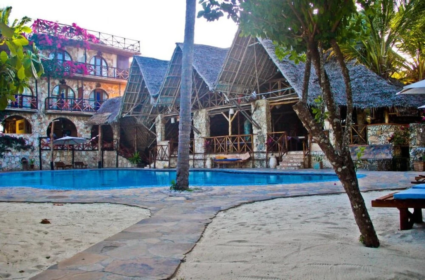 Samaki Lodge
