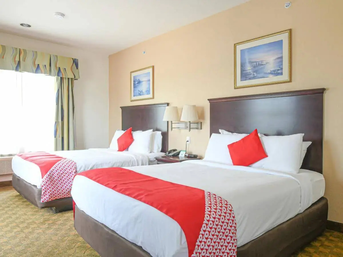 OYO Townhouse Houston Brookhollow