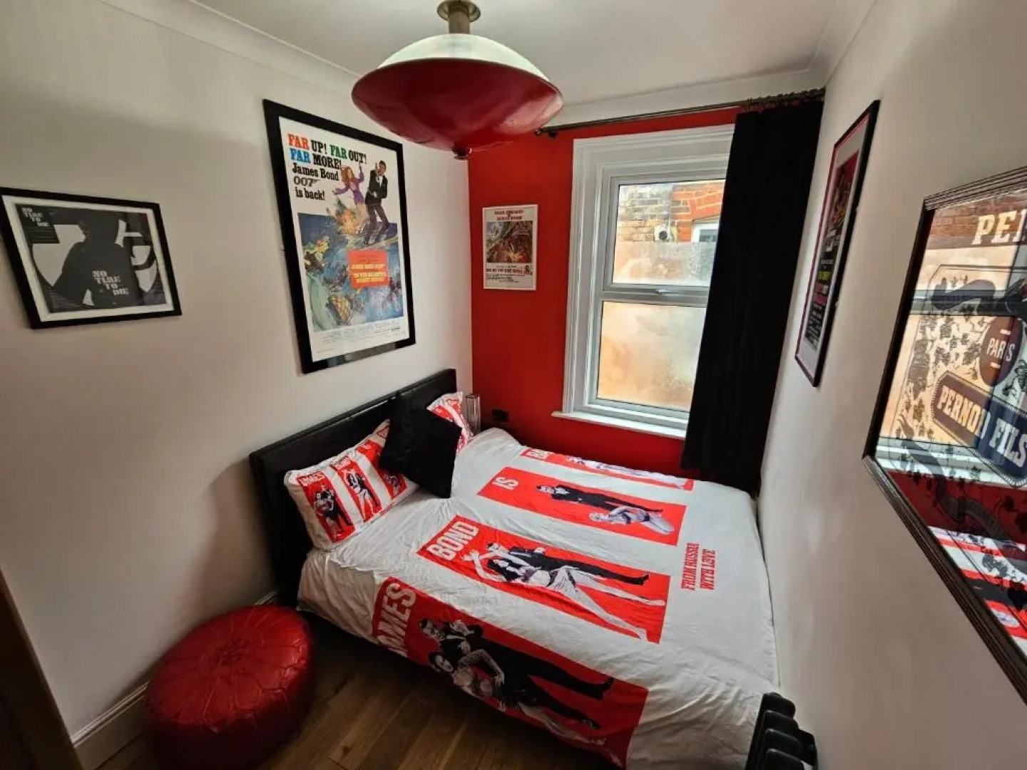 Southsea Royale James Bond 3 bed Cool Penthouse, seafront parking