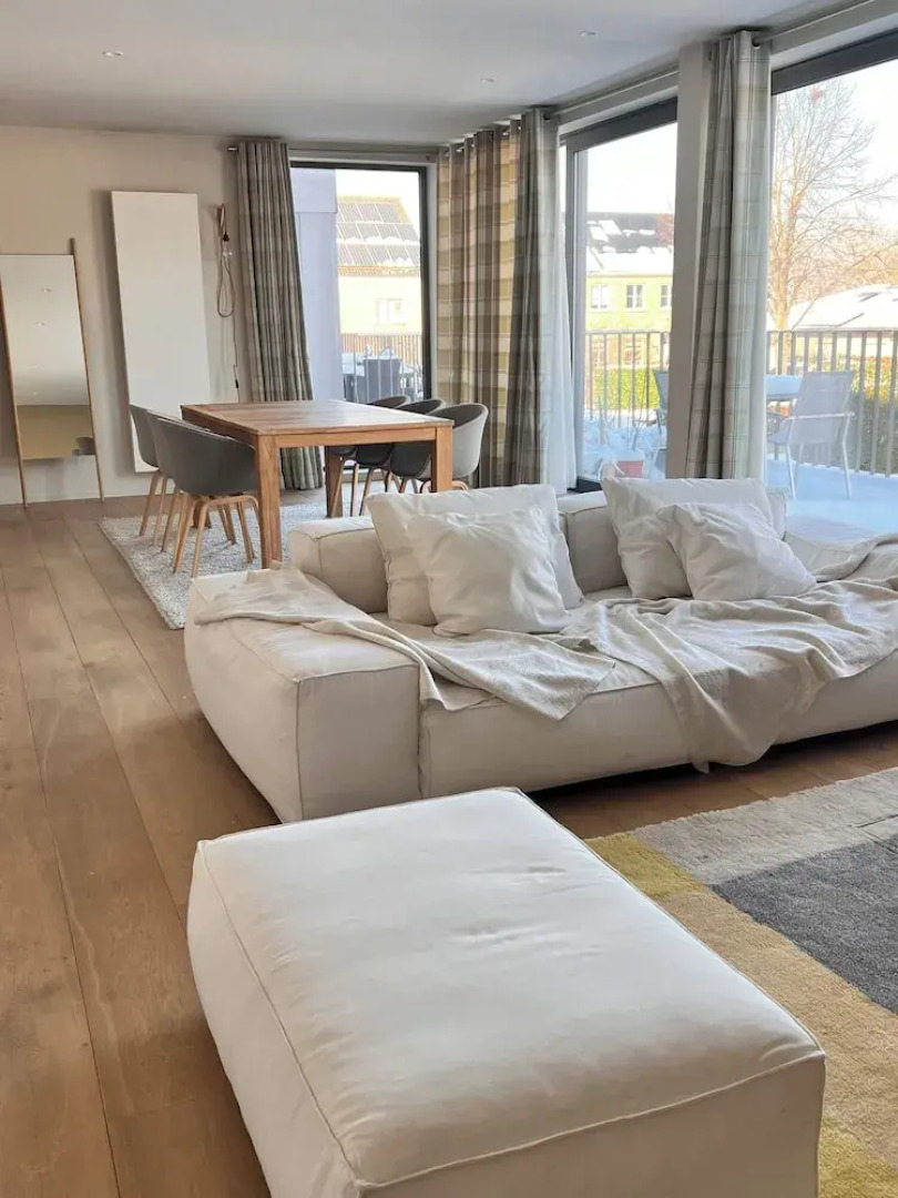 La Petite For t Contemporary Apartment in Halle