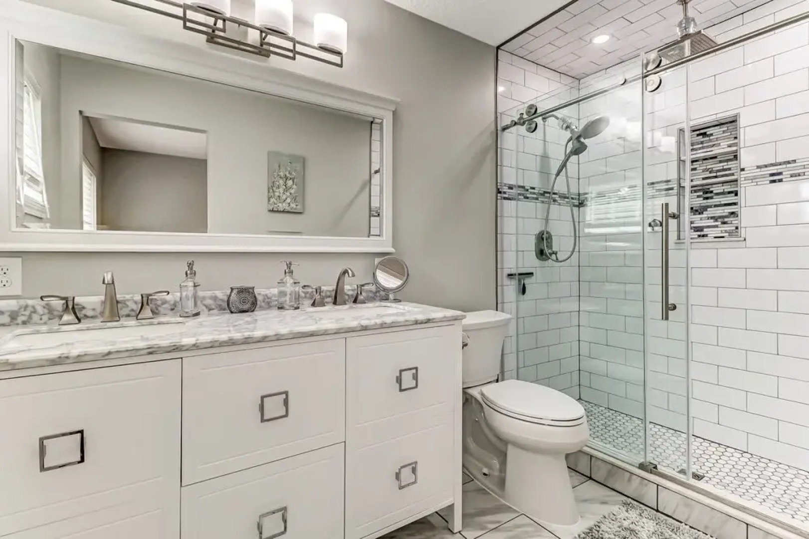 Private Pool Oasis, Walking Distance to the Beach