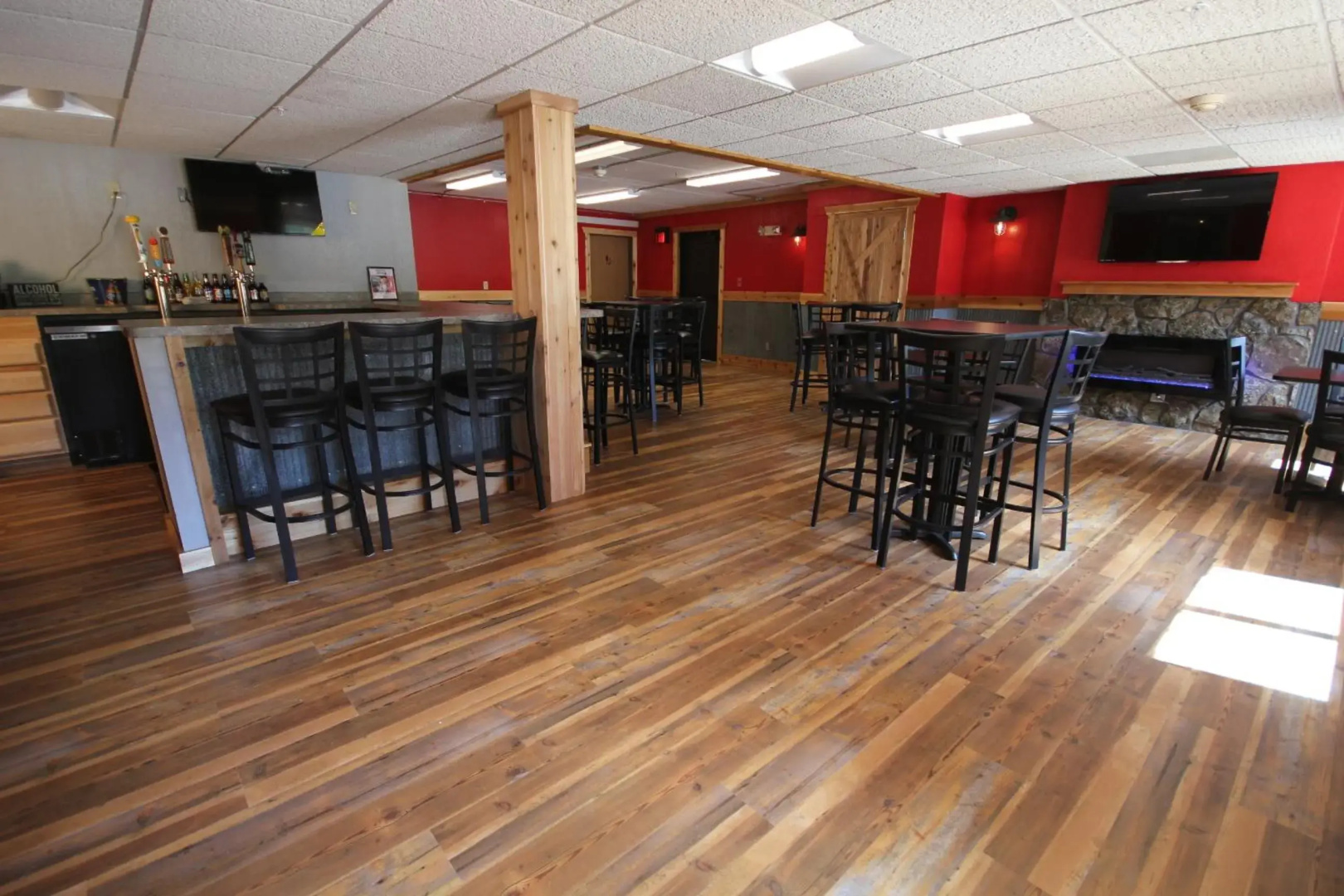 Blackstone Lodge & Suites