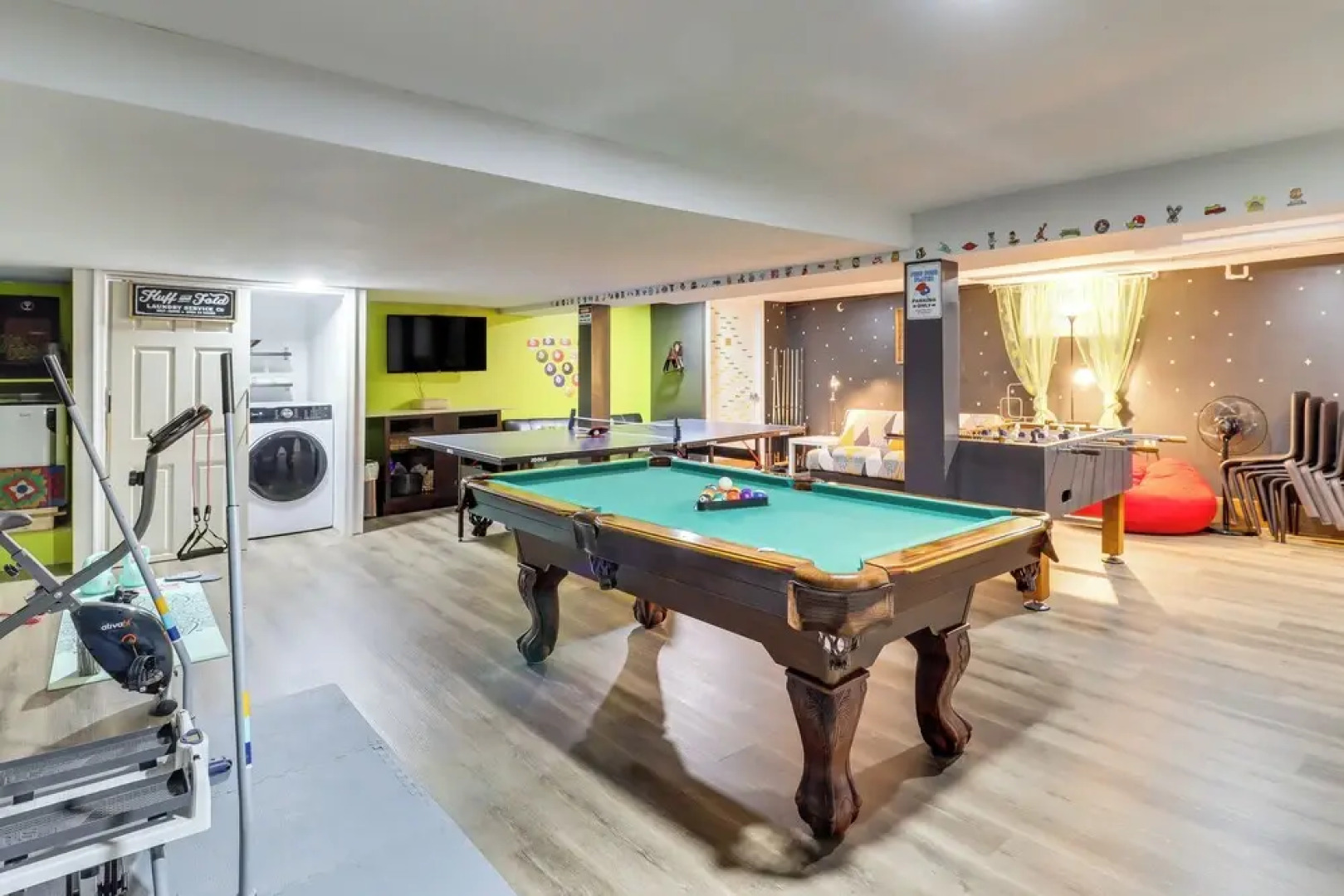 Long Pond Home w/ Hot Tub ~ 8 Mi to Kalahari!