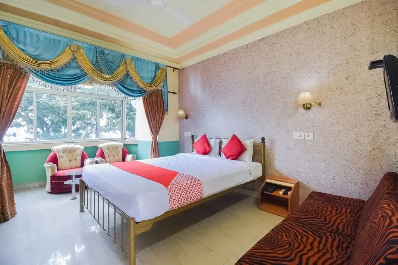 OYO 62127 Ritz Rivera