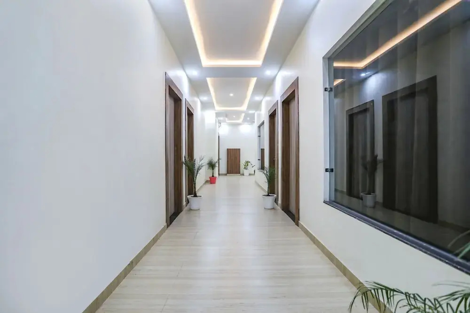 Fabhotel Jb Square Resort