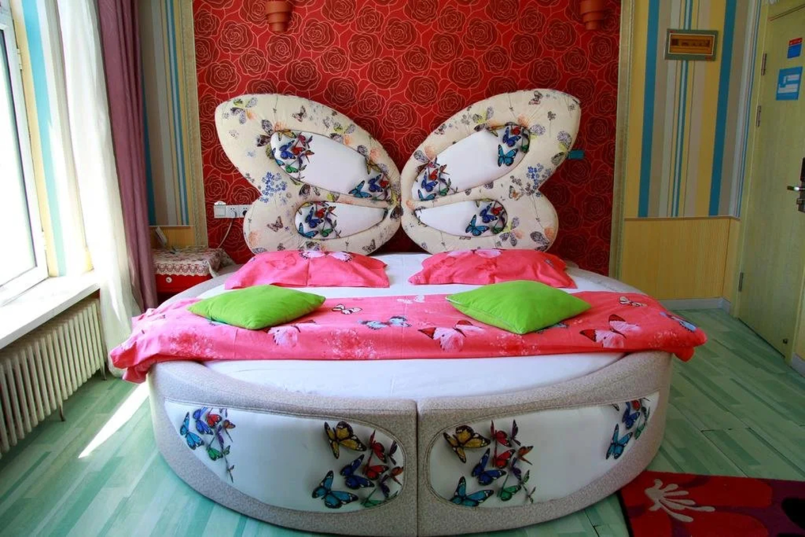 Lanting Theme Inn
