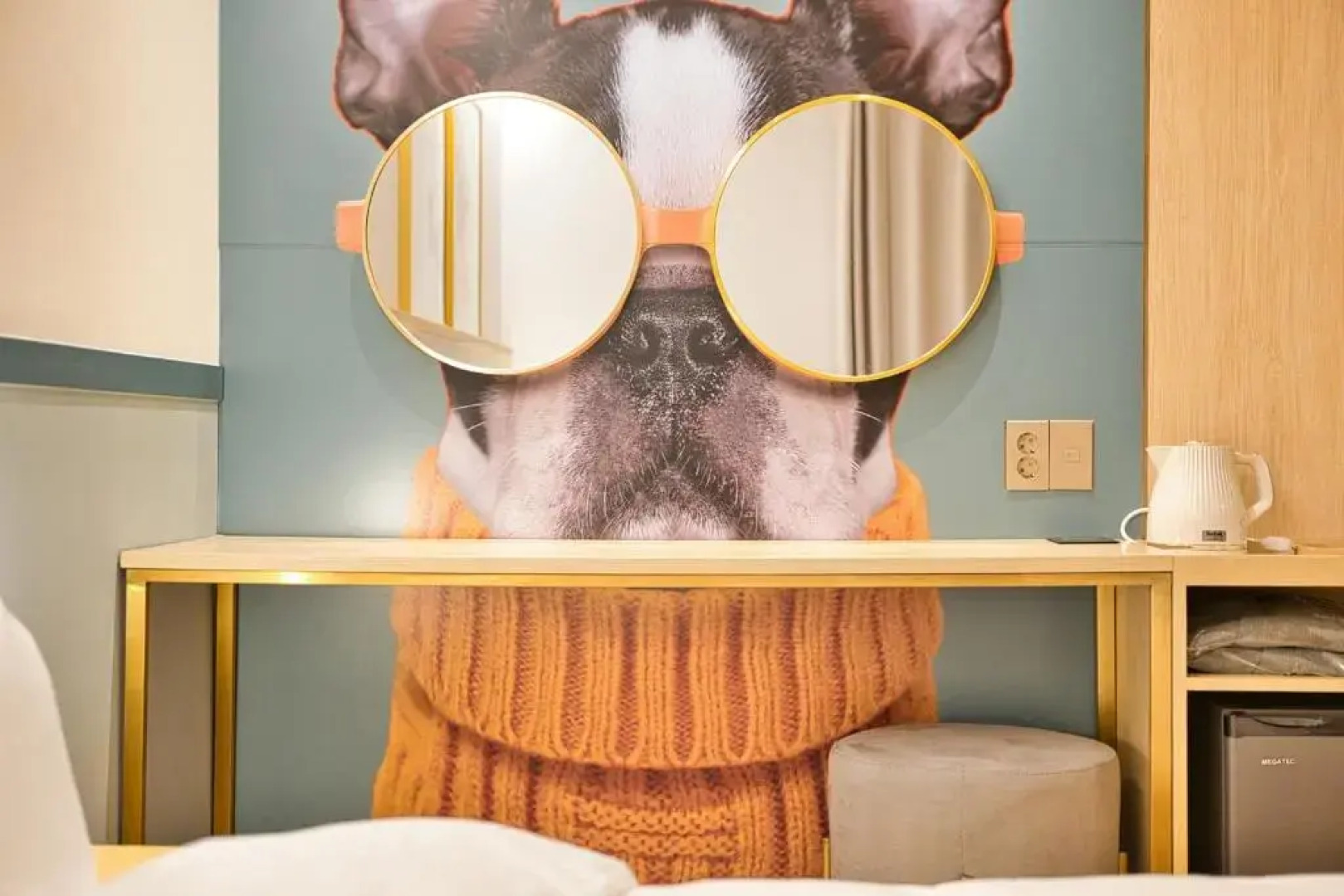 Pohang Terminal Brown Dot