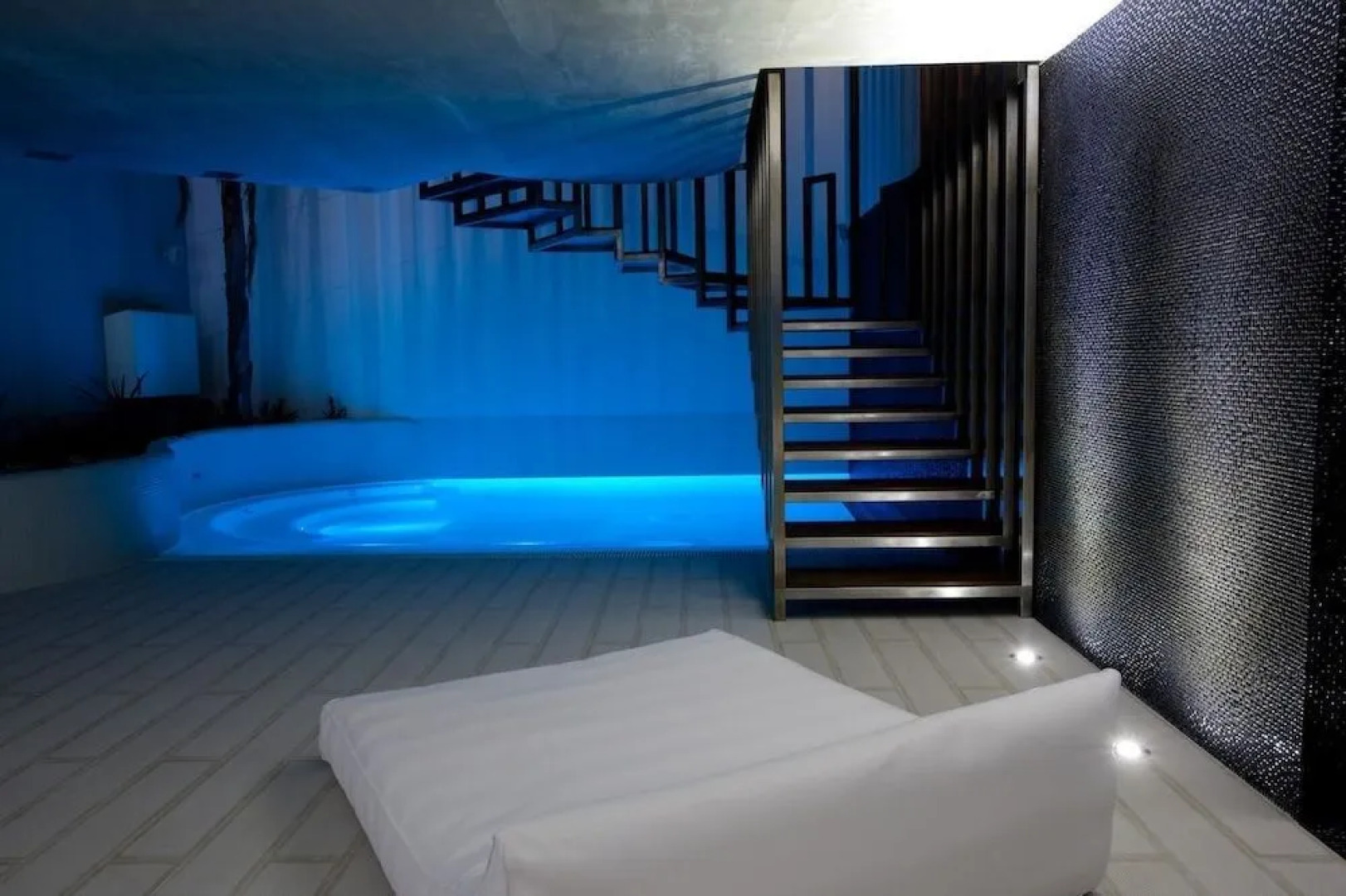 Mood - Private Suites