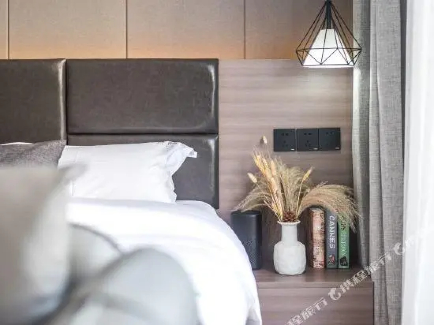 Love Too Holiday Mansion