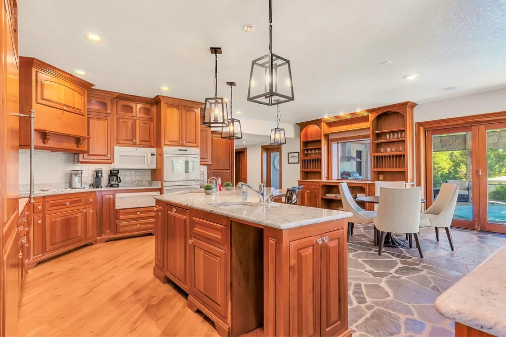 Tuckers Cove 7 Bedroom Home by RedAwning