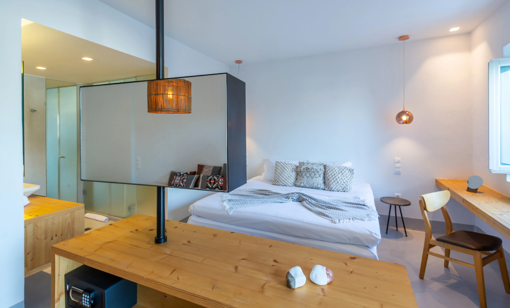 Dreambox Mykonos Suites and Mini Villas