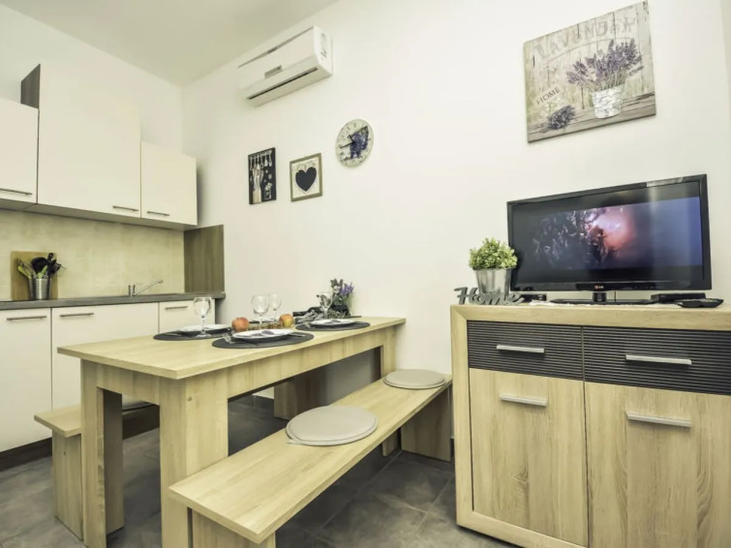 Apartment Snježana Karlobag 28020