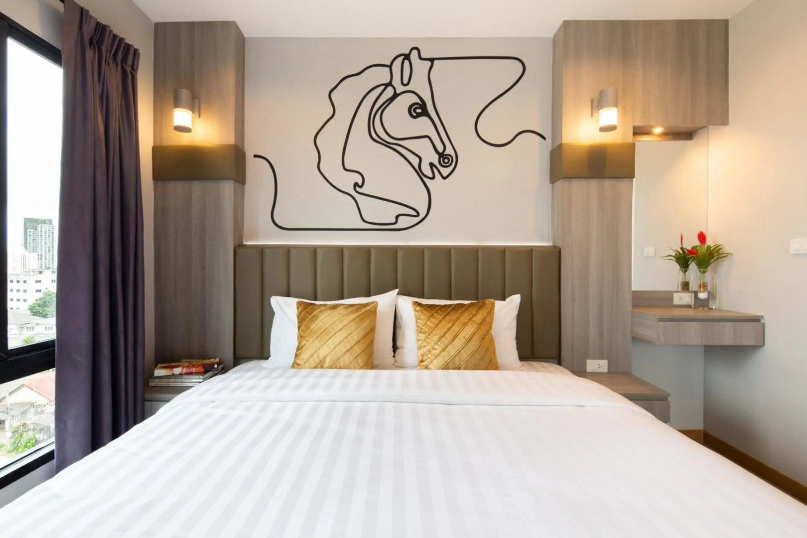 Horsehill Hotel Sriracha