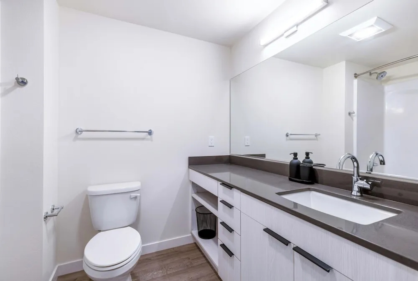 Marina Square Suites