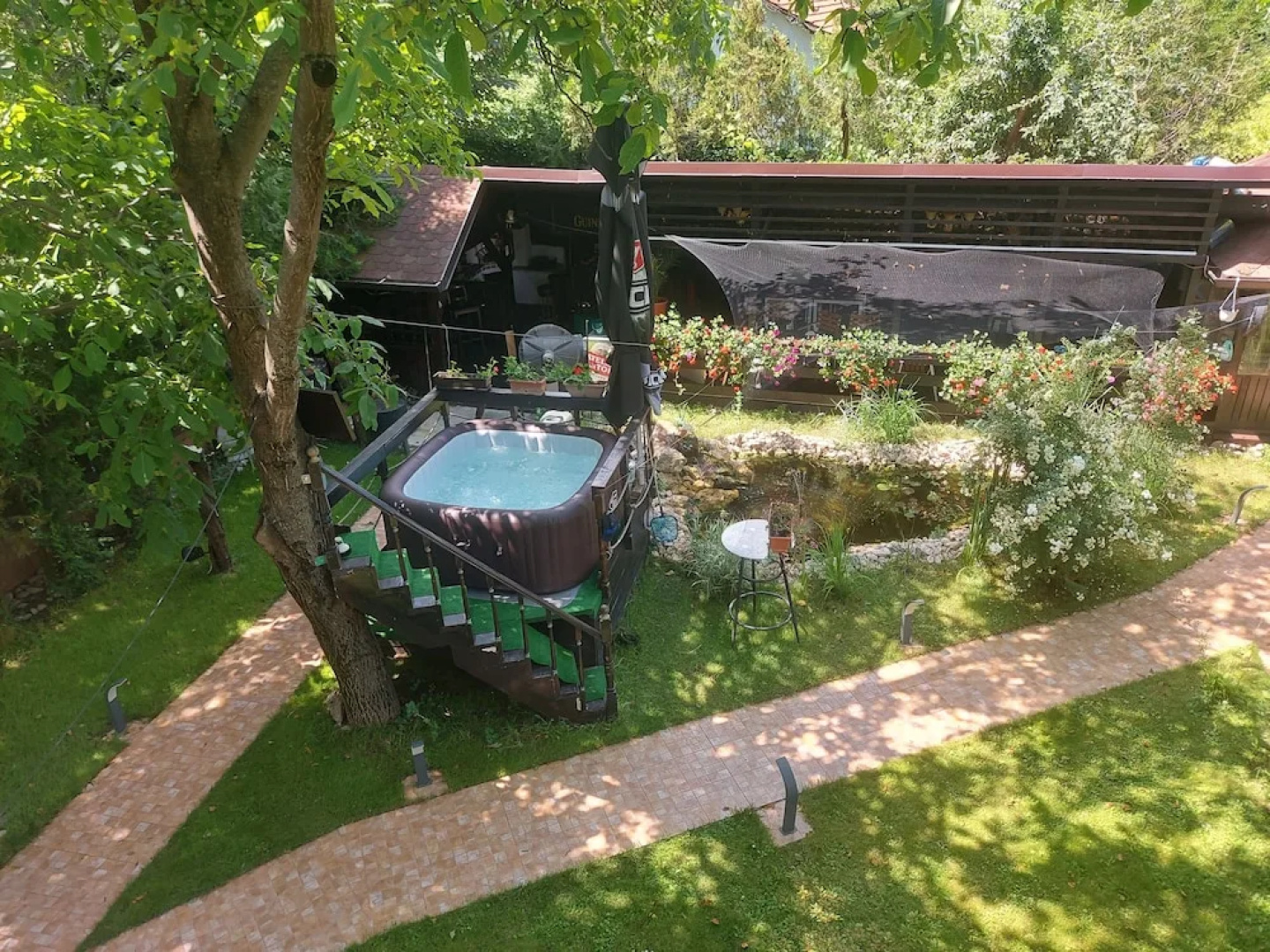 Ralf Residence