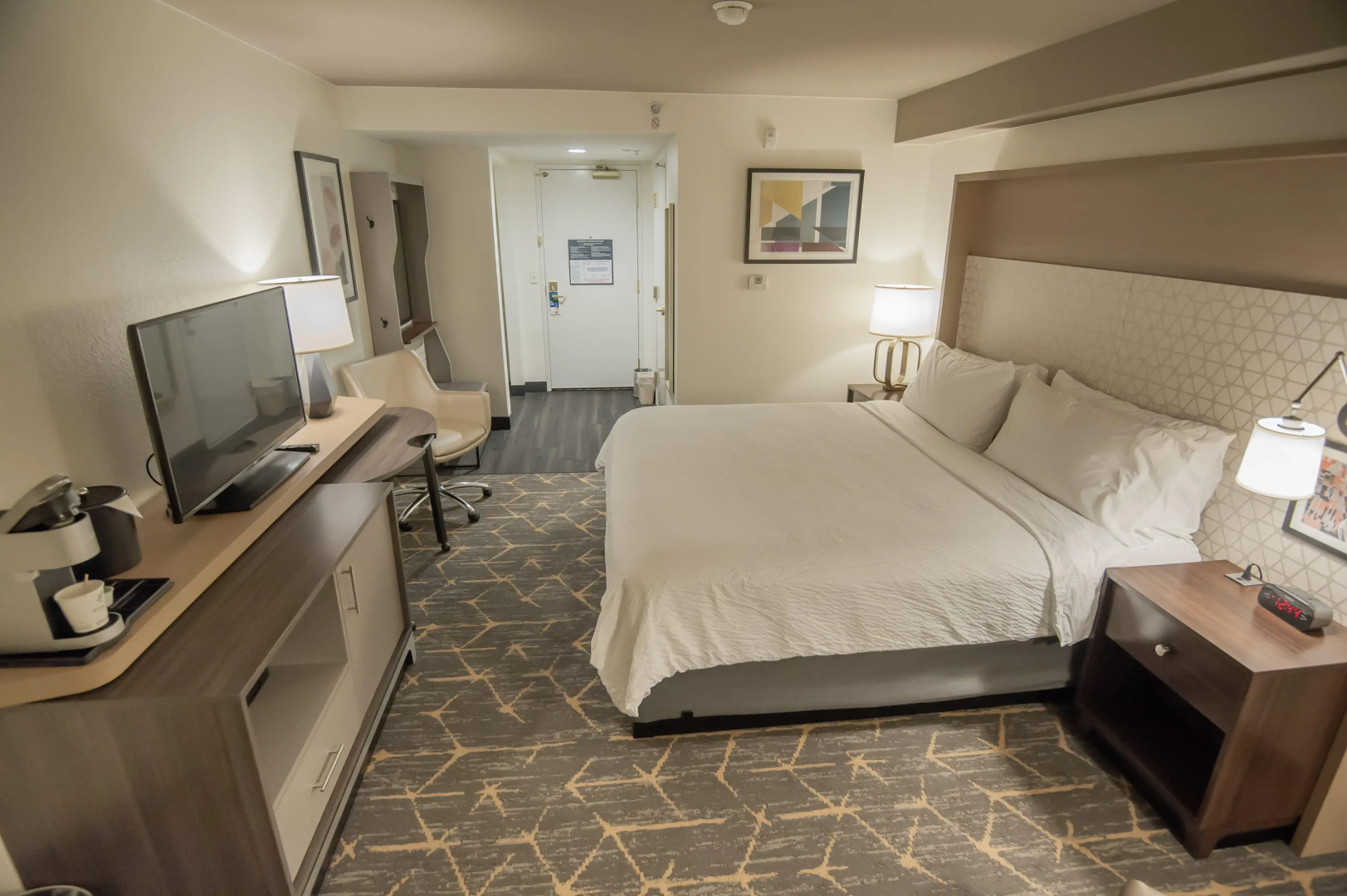 Holiday Inn & Suites Oakland Airport by IHG