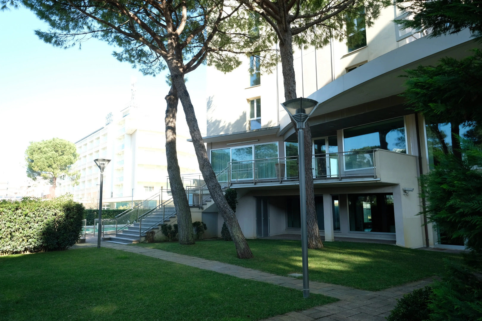 Hotel Embassy & Boston