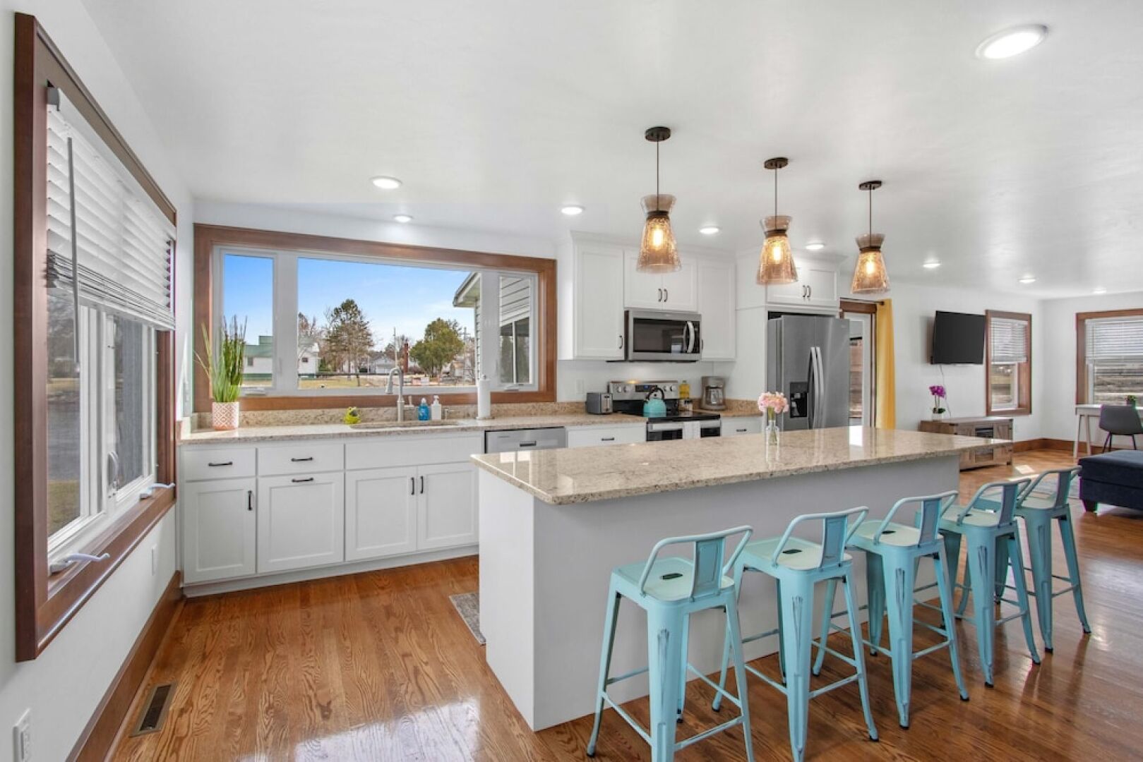 Riverfront Kayaks Bay Access Sleeps 15