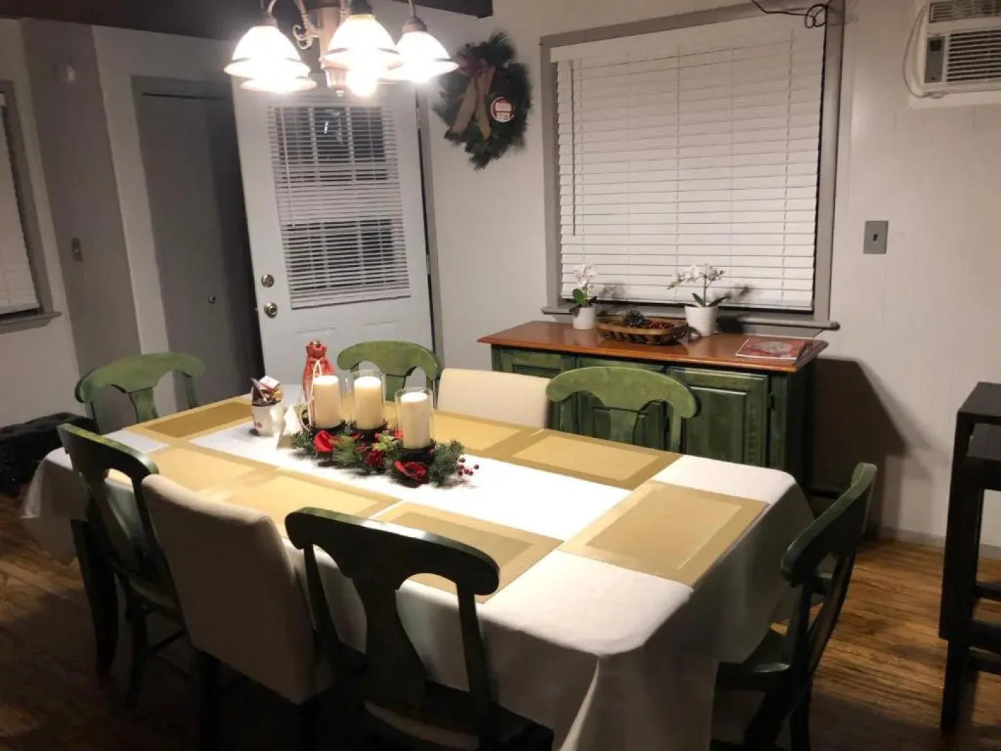 Cozy Cottage at Saw Creek