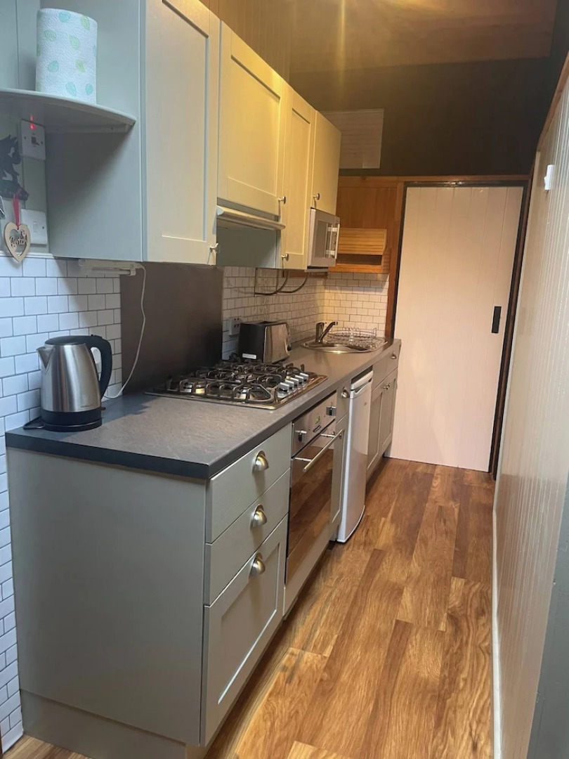 11 Tan-y-coed Woodland Lodge