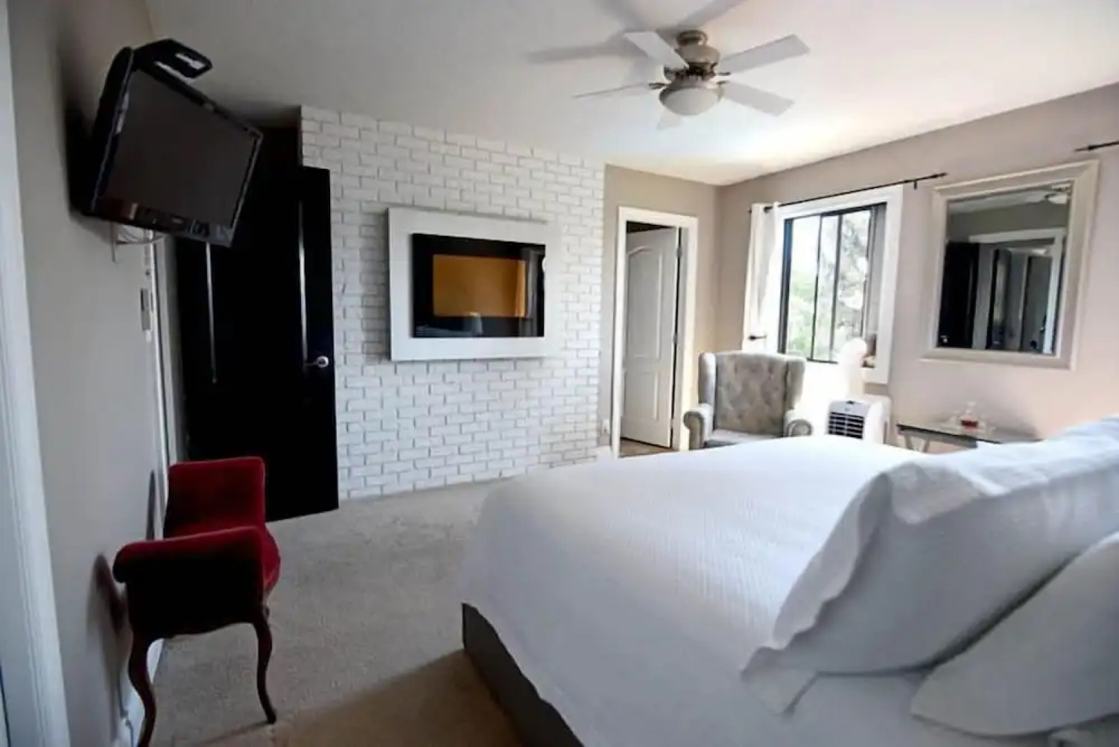 A Touch of English Bed & Breakfast