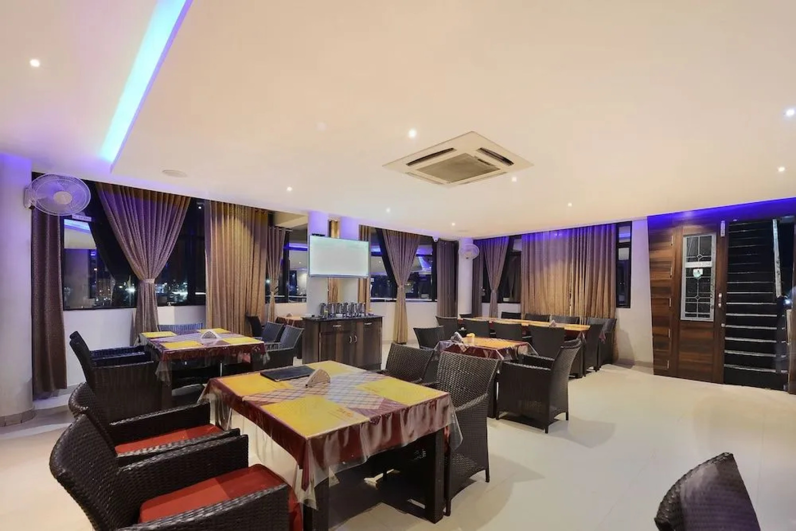 Capital O Hotel Samanvi International