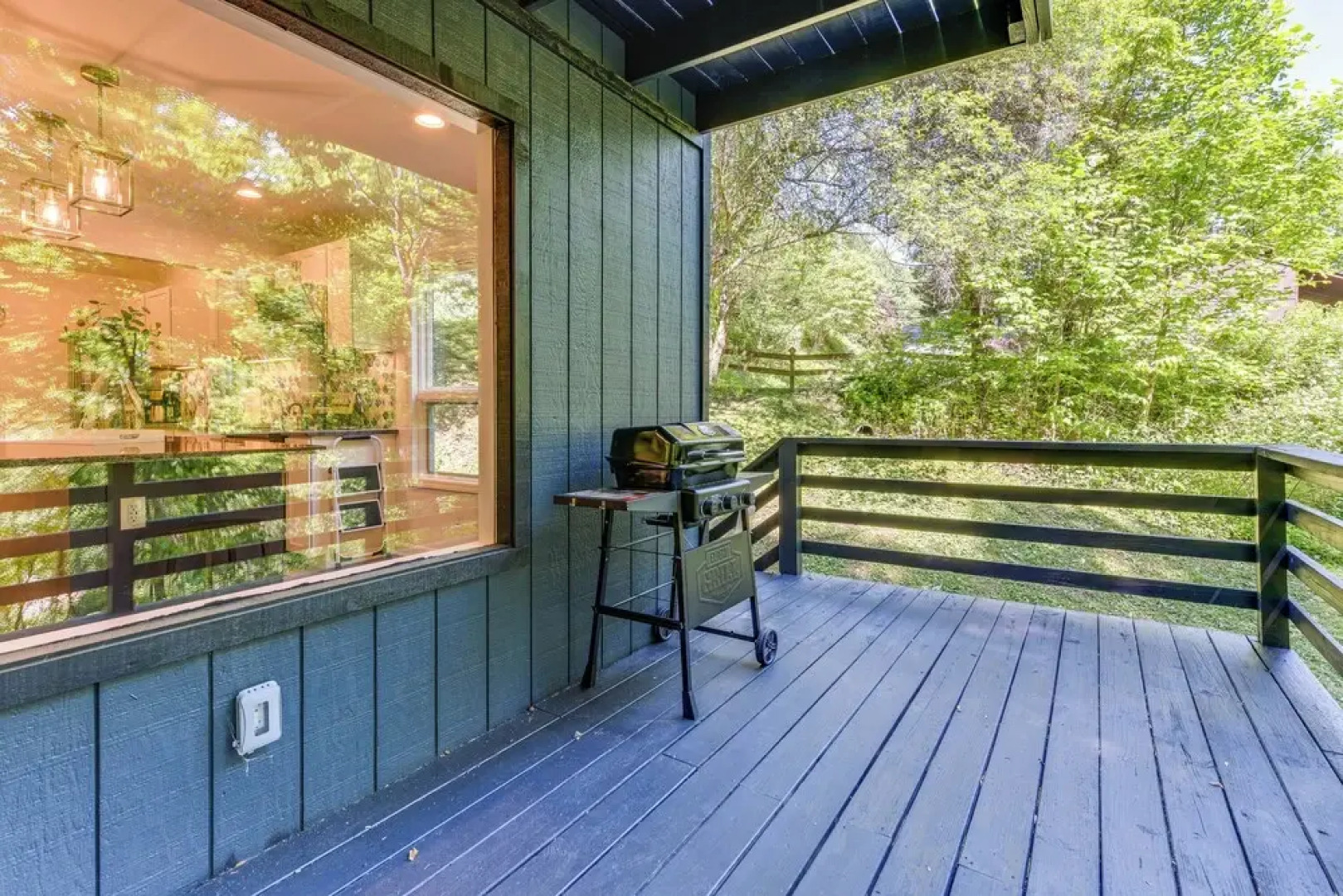 Modern Waynesville Cabin ~ 9 Mi to Lake Junaluska!