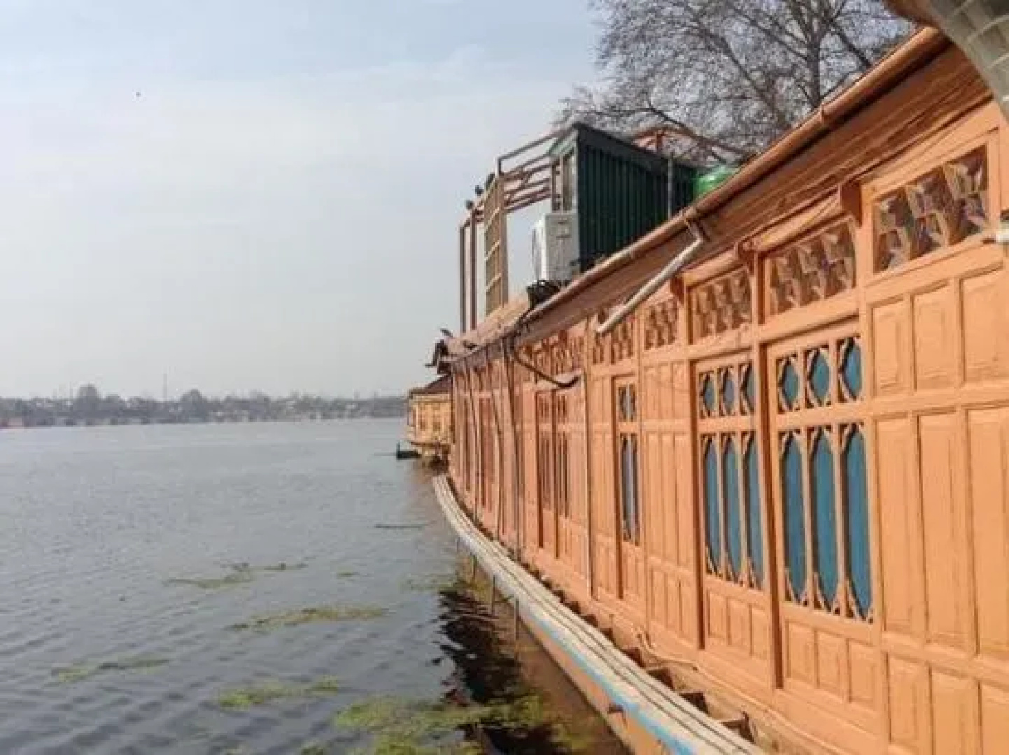 Peace of Mind Group of Houseboat