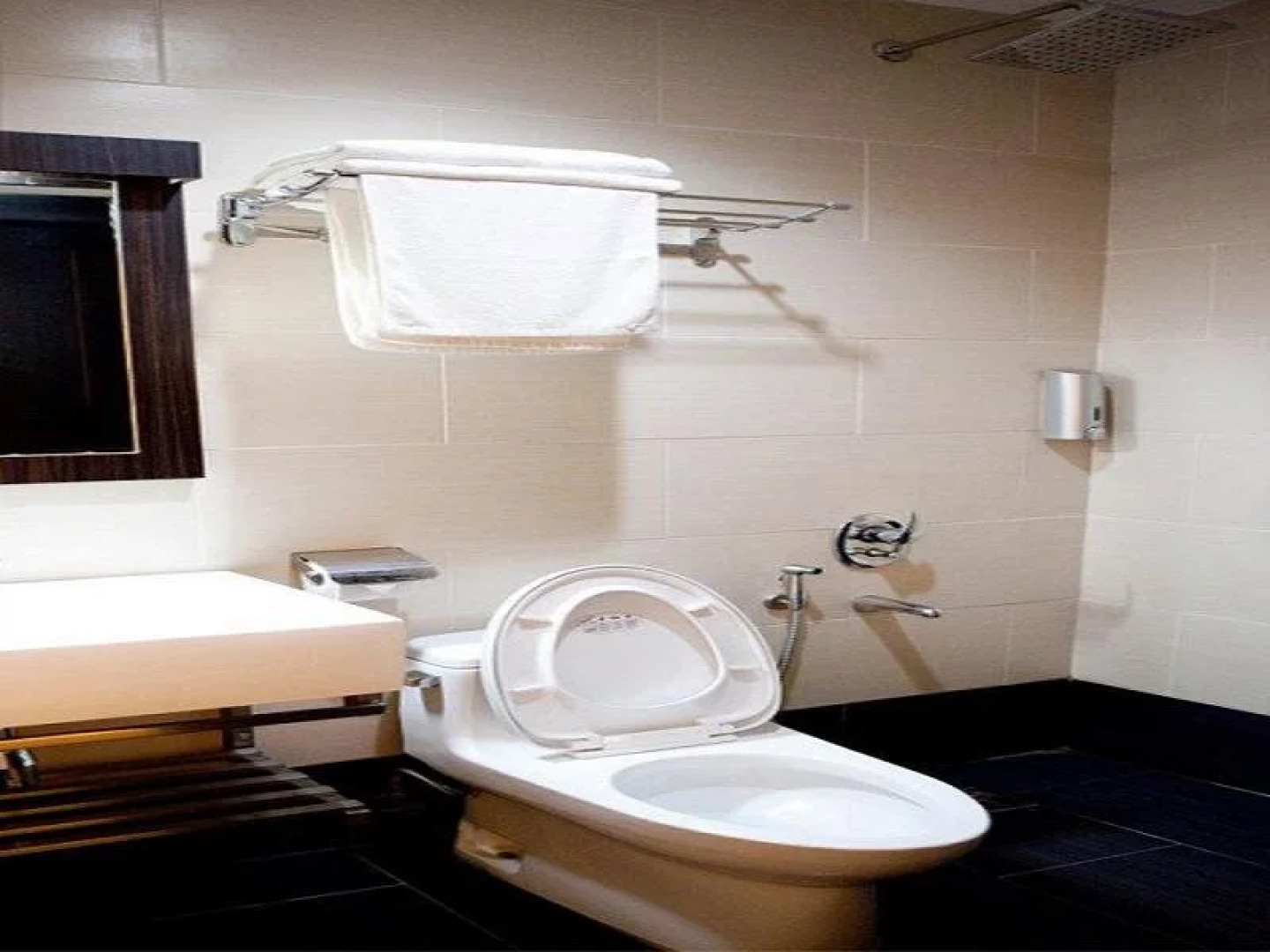 OYO 90375 Reggae Inn