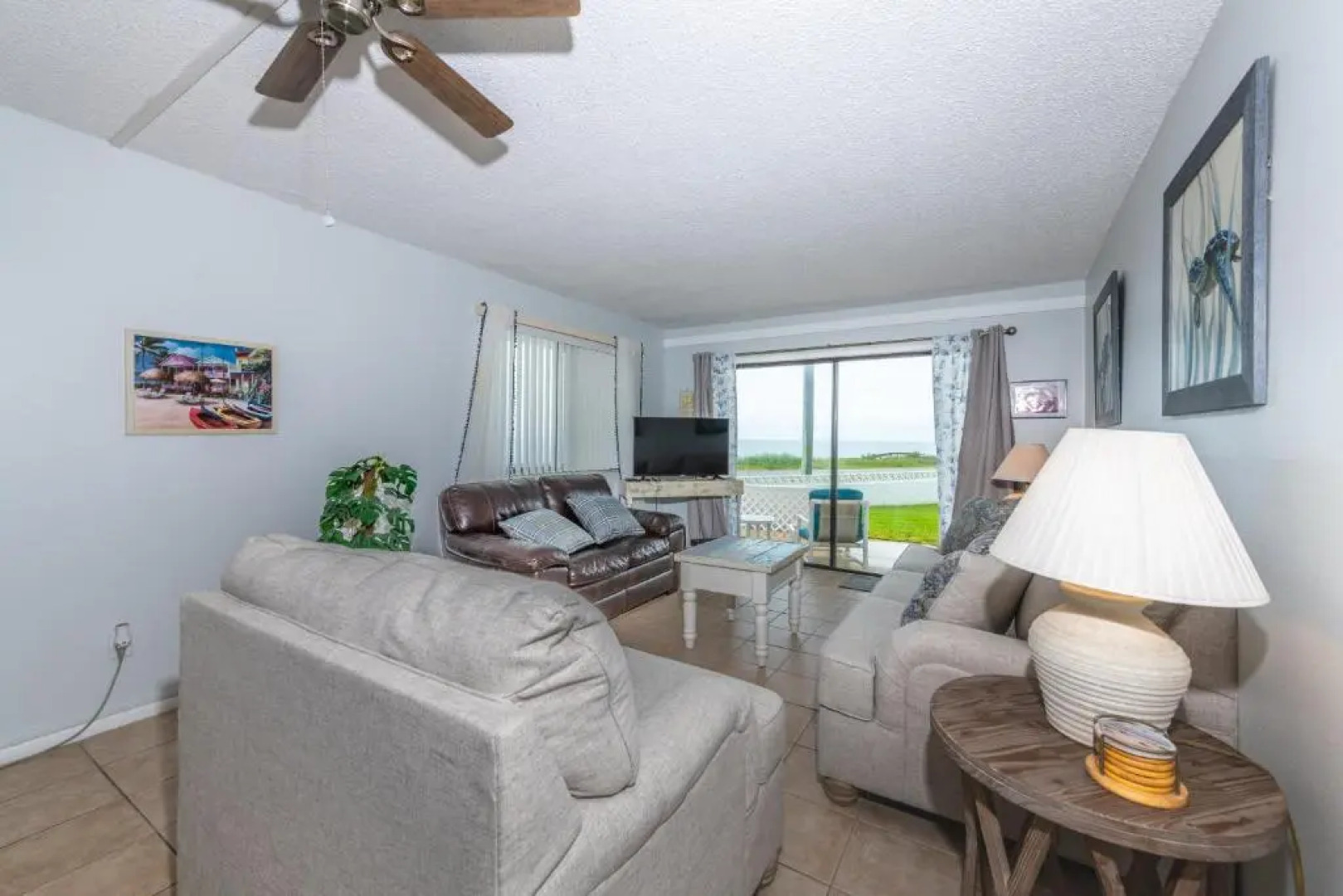 Lovely 2 Bedroom Beachfront Condo