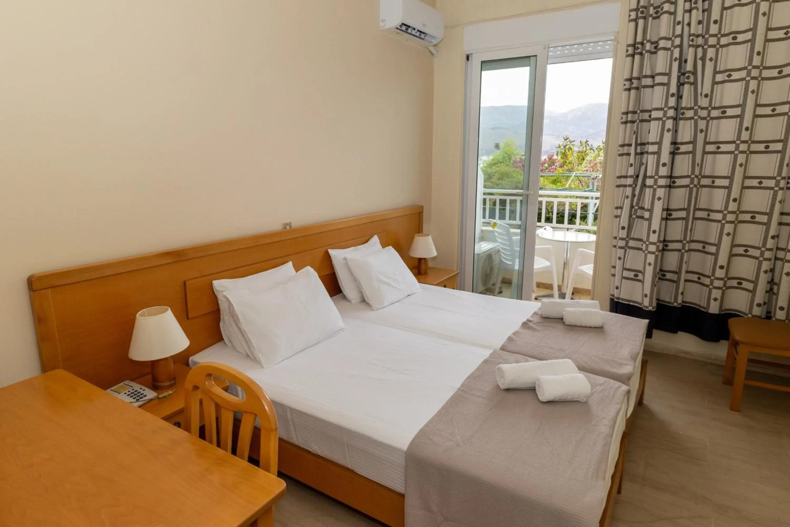 Summery Hotel
