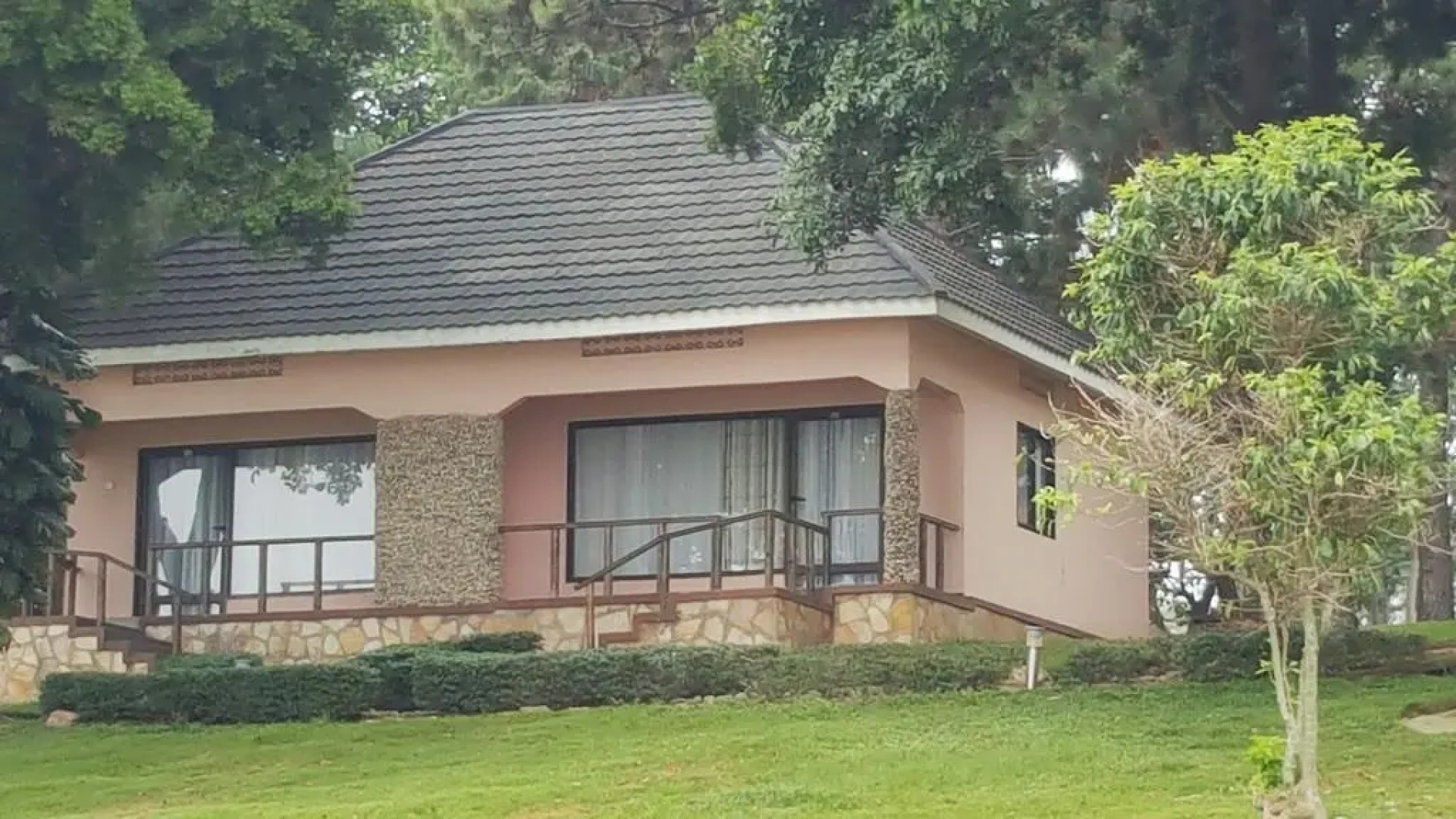 Garuga Resort Beach Hotel