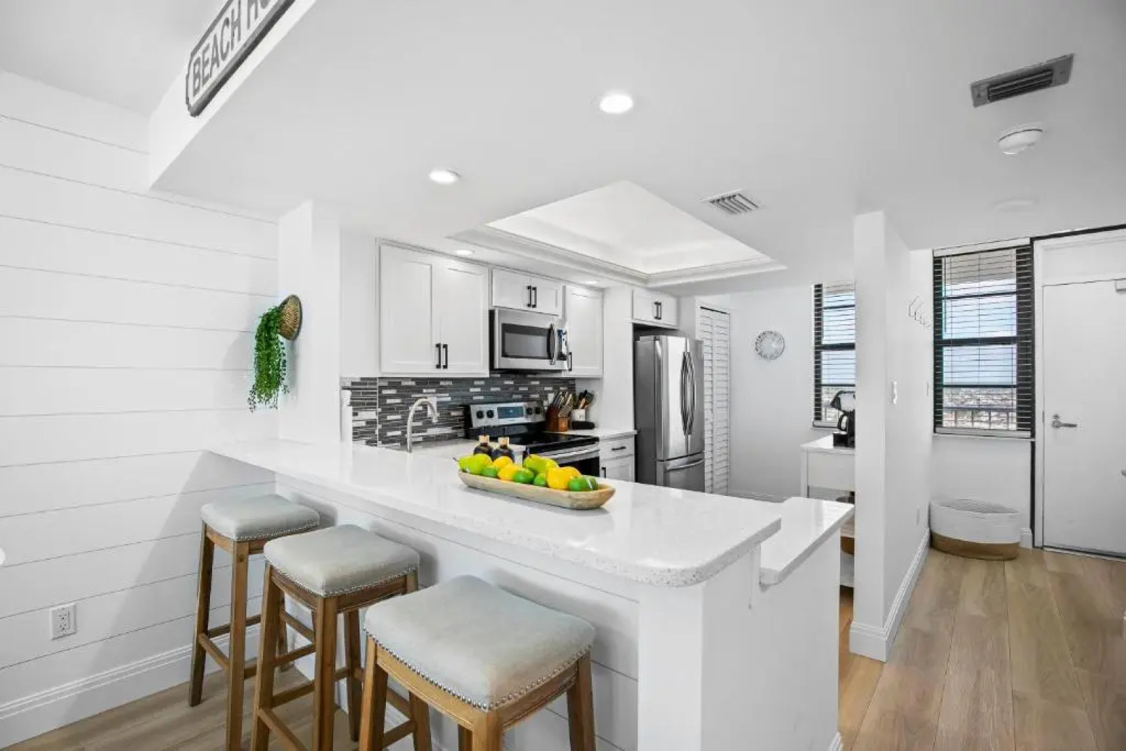 La Bella Vita on Marco - South Seas Tower 3, 1802