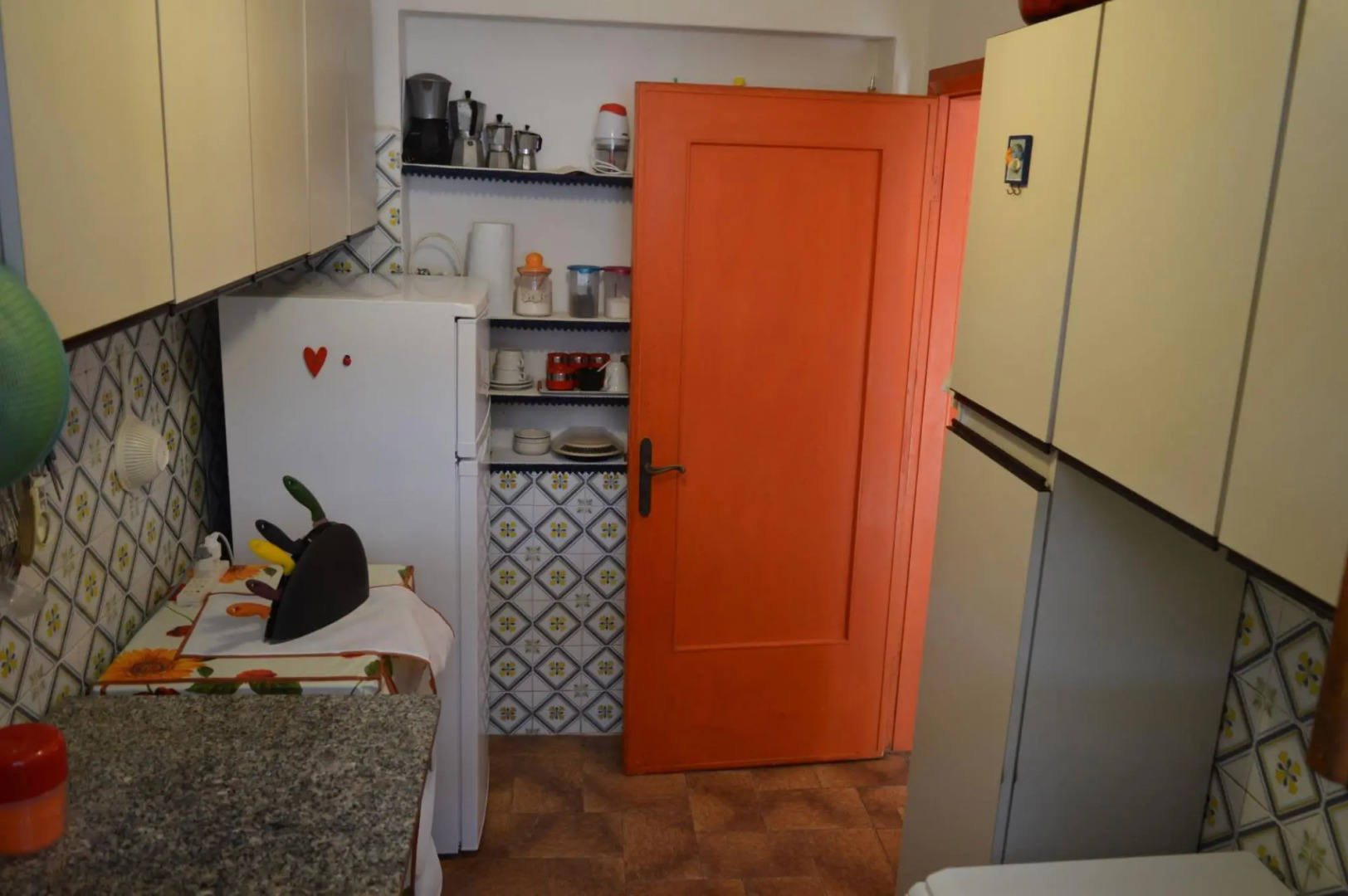 Holiday home with sea view on the beach of Is Arenas and Torre del Pozzo 300 meters from the sea sho-Casa Zinzella